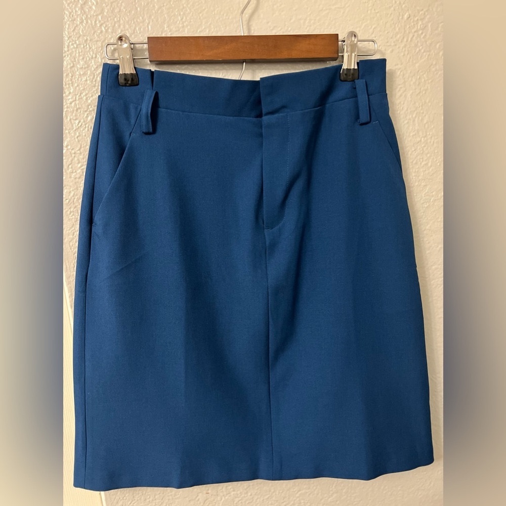 Banana Republic Dark Navy Blue Pencil Skirt with side pockets